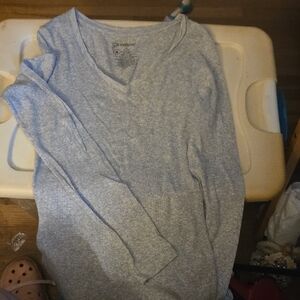 No Boundaries Gray V-Neck Long Sleeve Top